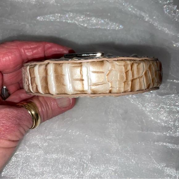 Brahmin Circle Coin Purse, Contour Melbourne, NWT - Picture 5 of 10